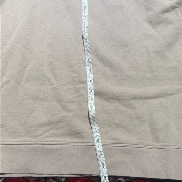 Lululemon Men's Cream Sweatshirt - Picture 7 of 9